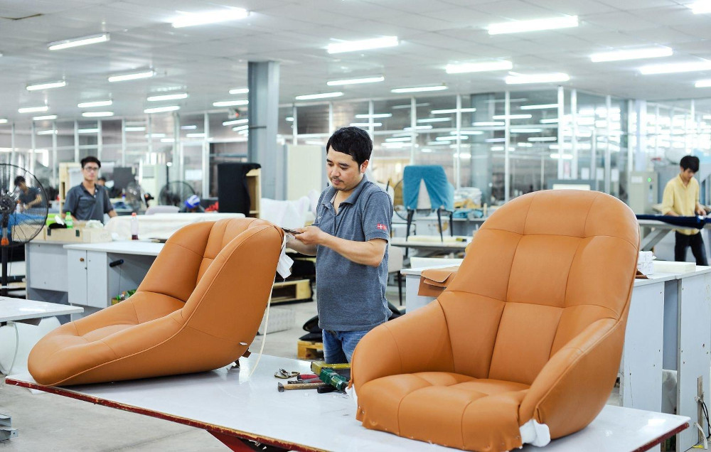 visiter une usine de fabrication d'ameublement au Vietnam